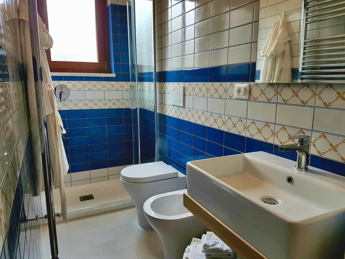 B&B All'Ombra Degli Ulivi オストゥーニ エクステリア 写真