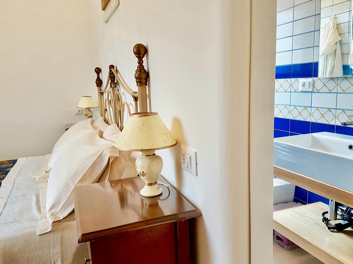 B&B All'Ombra Degli Ulivi オストゥーニ エクステリア 写真