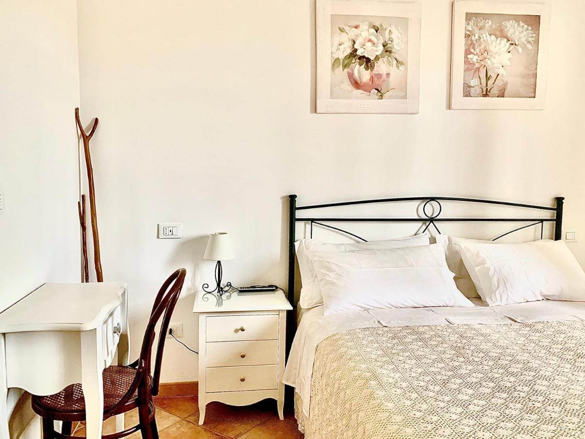 B&B All'Ombra Degli Ulivi オストゥーニ エクステリア 写真
